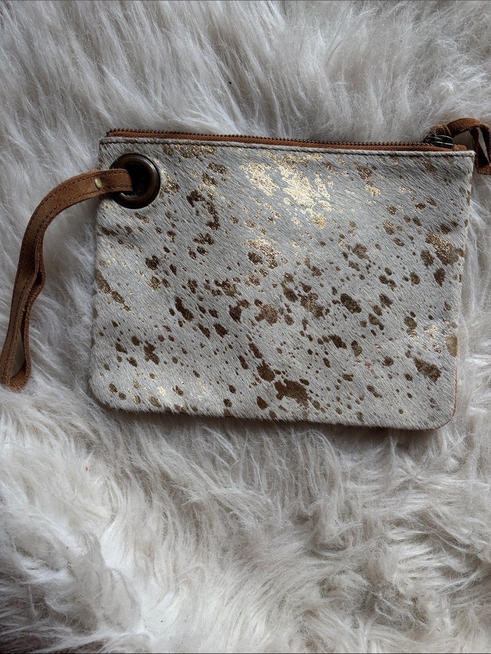 Jane Marie White and Gold Speckled Wristlet Clutch with Tan Strap